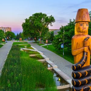 Photo of totem pole at UBC